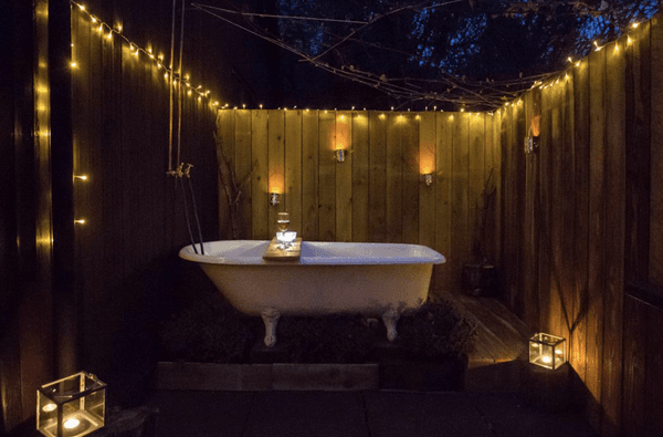 Outdoor bath at Wyelets