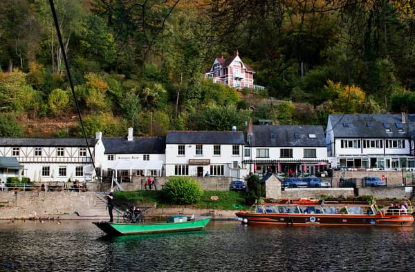 Saracens Head Pub at Symonds Yat credit Linda Wright 1764455780