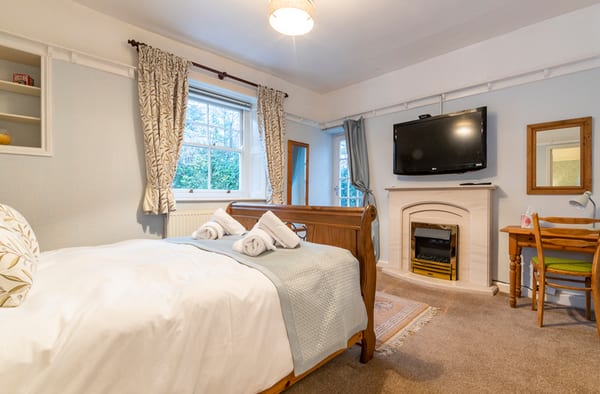 Forest House Group Accommodation Bedroom