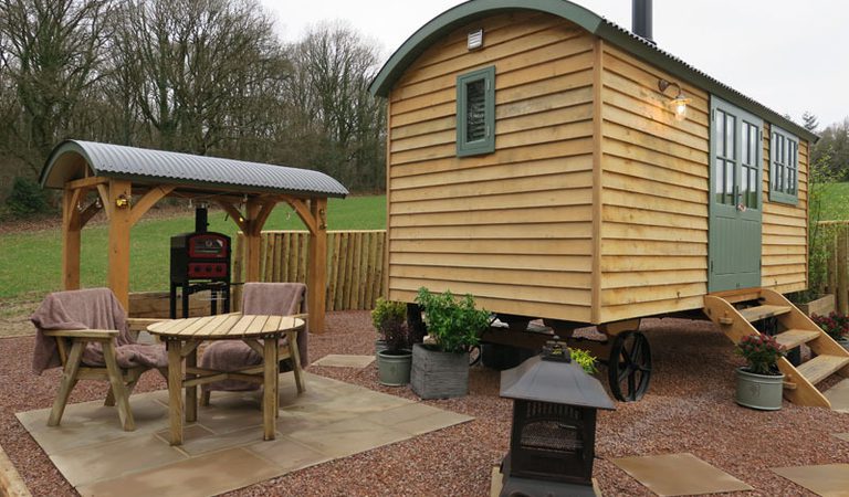 Briery Hill Llamas Shepherds hut Outside