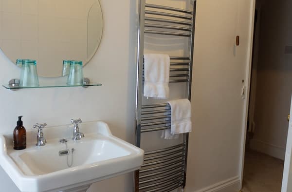 Vdw broughtonscottage new12 1277122011